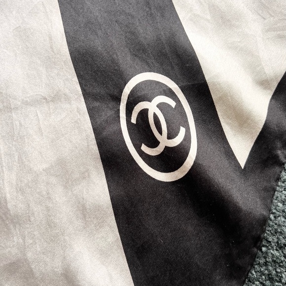 Chanel Geometric Logo  scarf/Wrap. 100% Silk. Made in Italy. Large, 51” by 53”. - Picture 10 of 16
